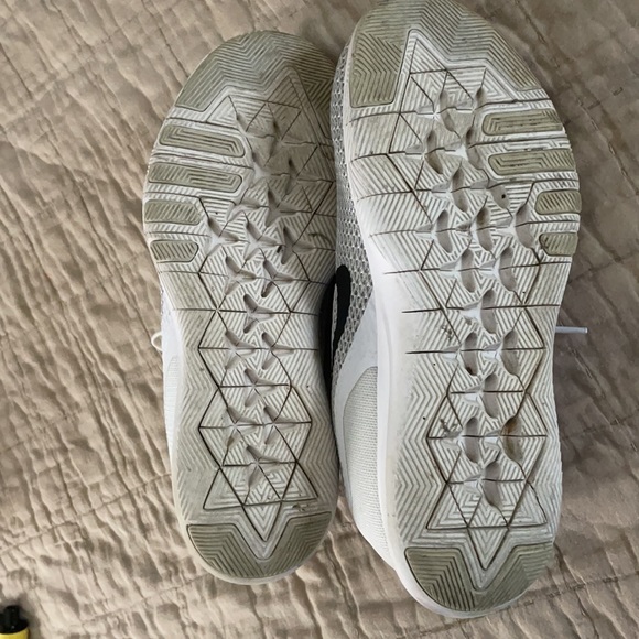 Women’s Nike’s - Picture 3 of 5